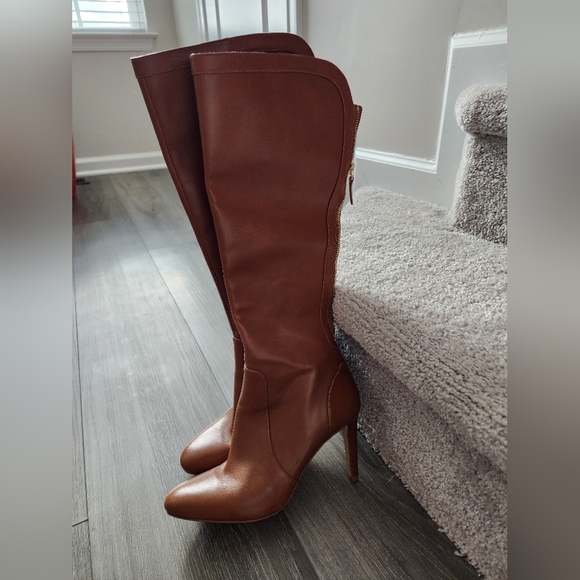 4" Nine West Heeled Boots - EXCELLENT condition - Picture 2 of 9